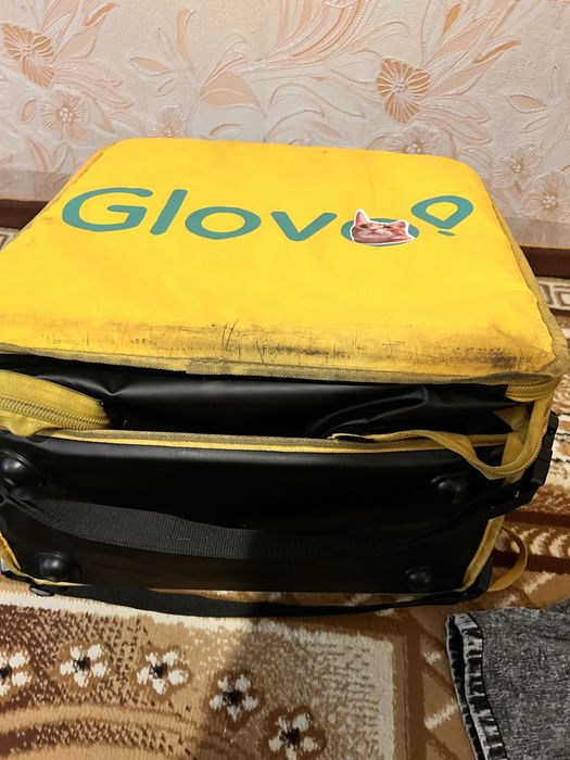 продам тремосумку Glovo