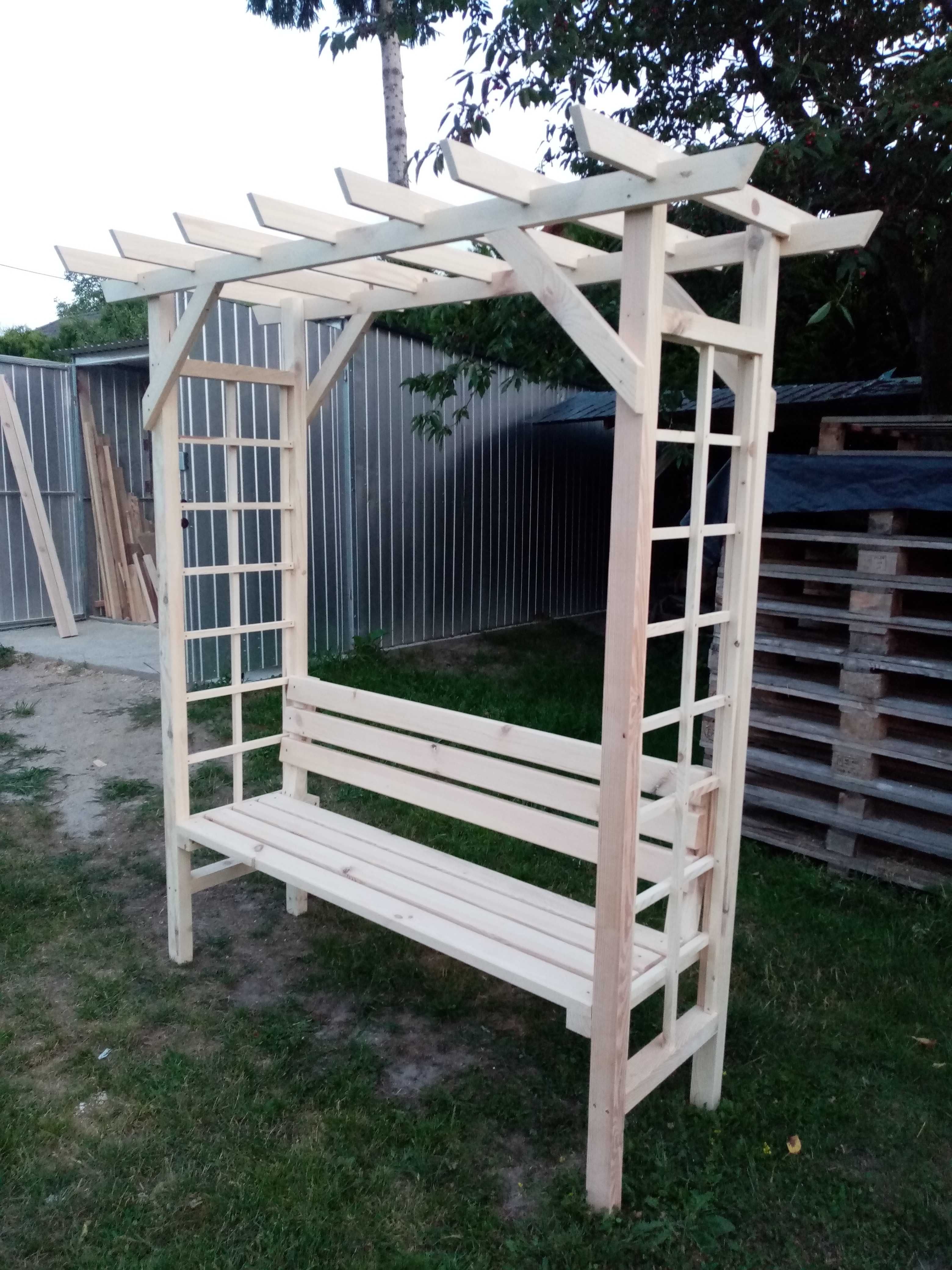 Pergola drewniana z ławką