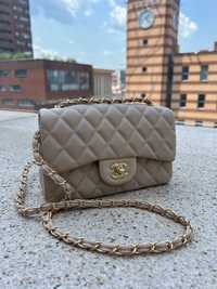 Продам сумочку Chanel 20 (cream)