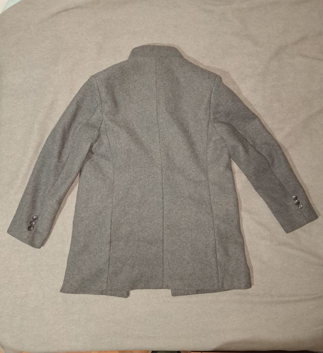Casaco masculino  de lã cinza.