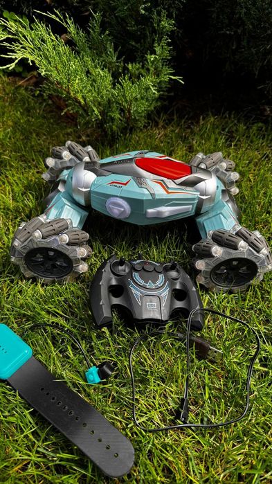 Машинка на радиоуправлении 4х4