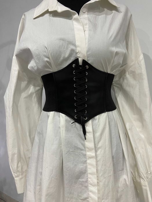 Śliczny elegancki czarny pas gorsetowy gorset wiązany skórzany hit