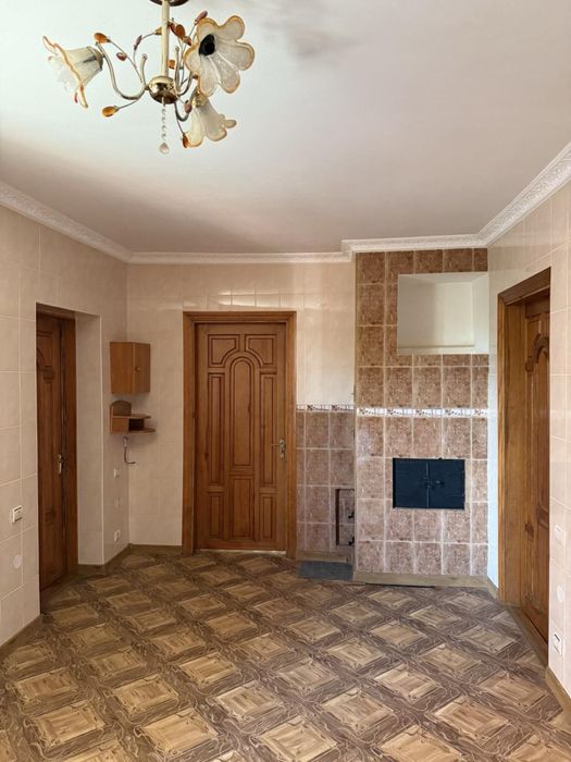 Продаж будинку у жилому стані