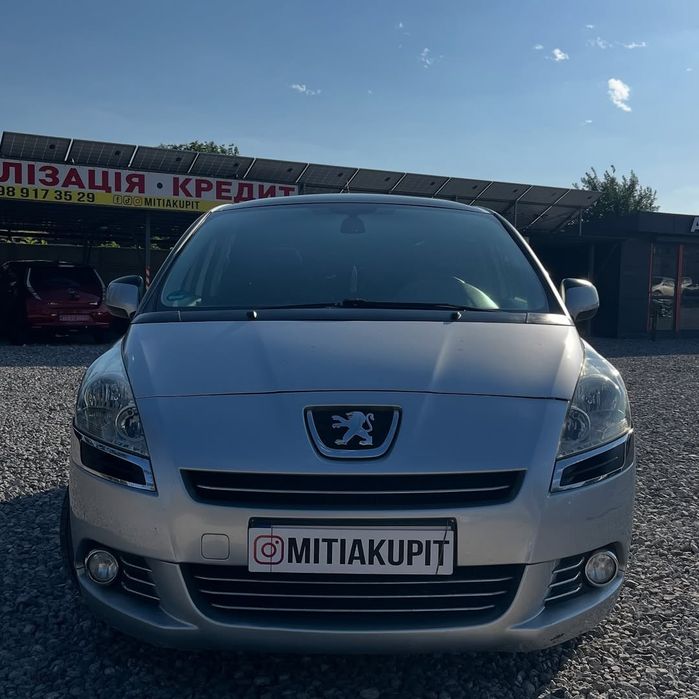 Peugeot 5008 2009 1.6 Бензин
