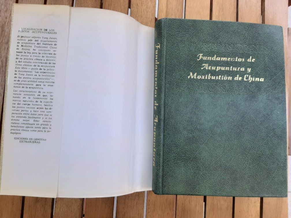 Livro Fundamentos de Acupuntura y Moxibustion de China