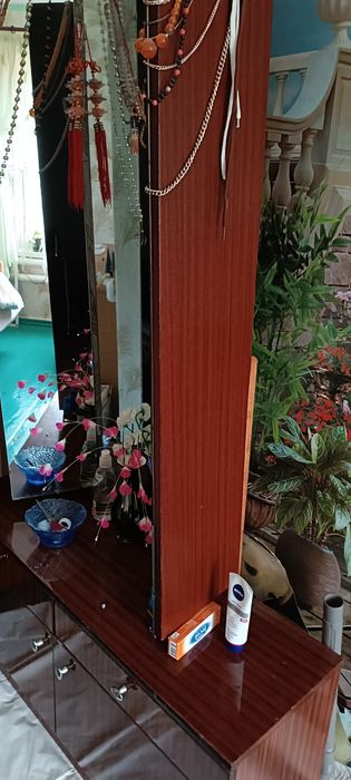 Трильяж, зеркало, тумбочка