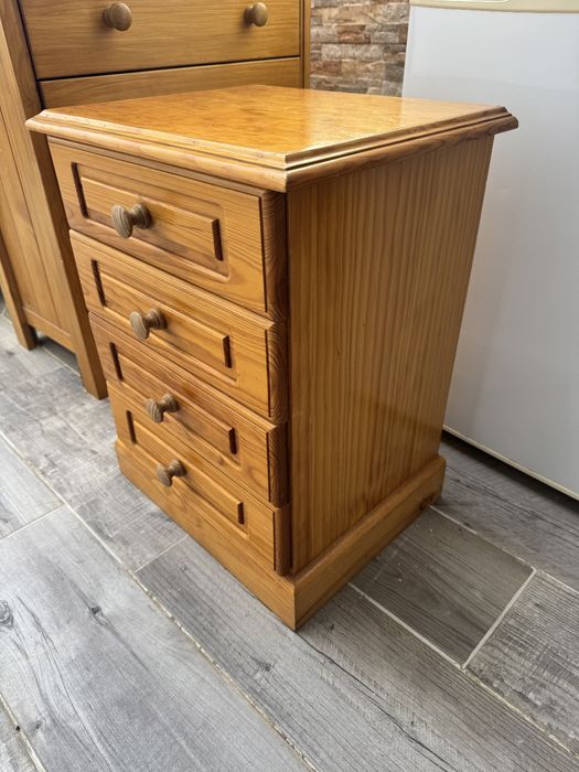 Mesa de cabeceira madeira