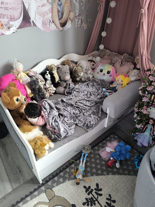 Łóżeczko dziecięce z pojemnikiem na pościel tapicerowane + materac