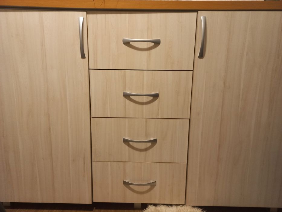 Komoda jasna , z 4 szufladami
