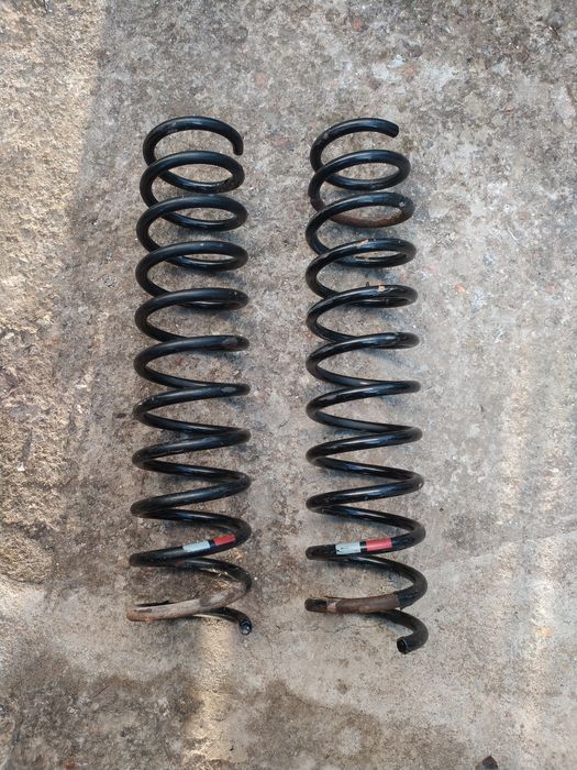 Задні пружини Carisma Space Star