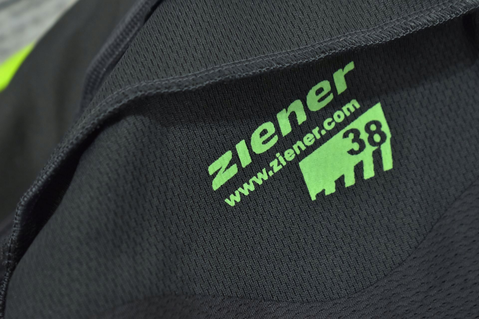 Ziener Kamizelka Damska Softshell Trekkingowa / 38