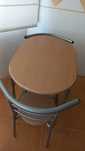 Conjunto de mesa e duas cadeiras