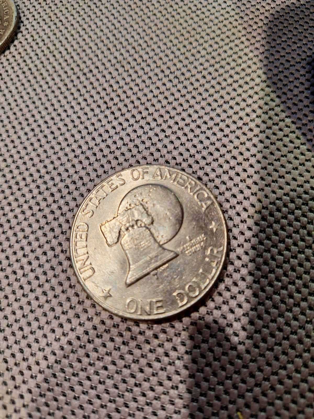 Монета Доллара Эйзенхауэра, лунный доллар