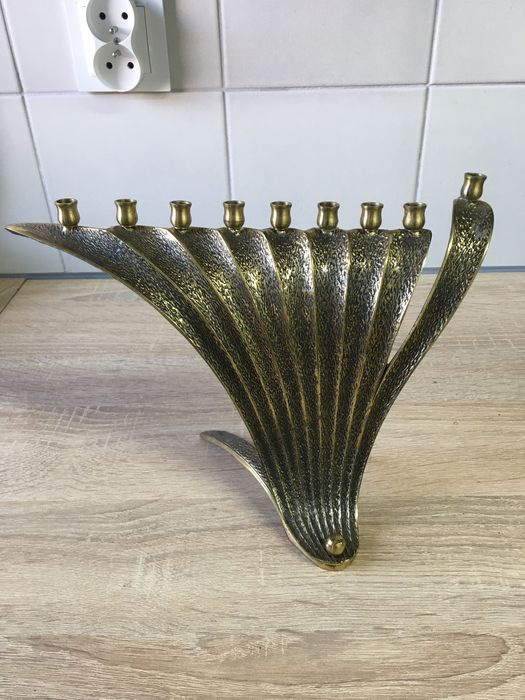 Świecznik żydowski chanuka, chanukija, kandelabr