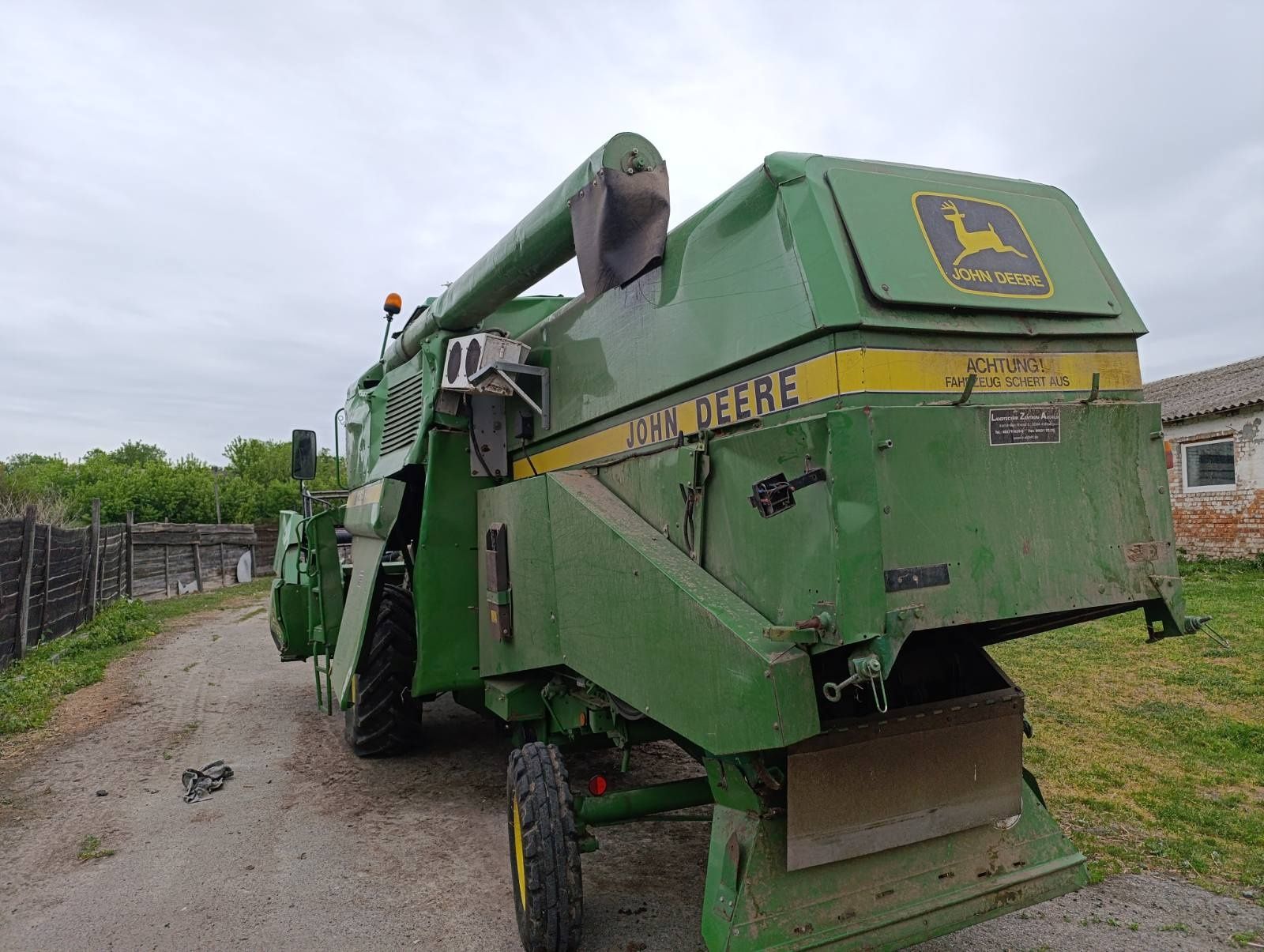 Комбайн JOHN DEERE 1052