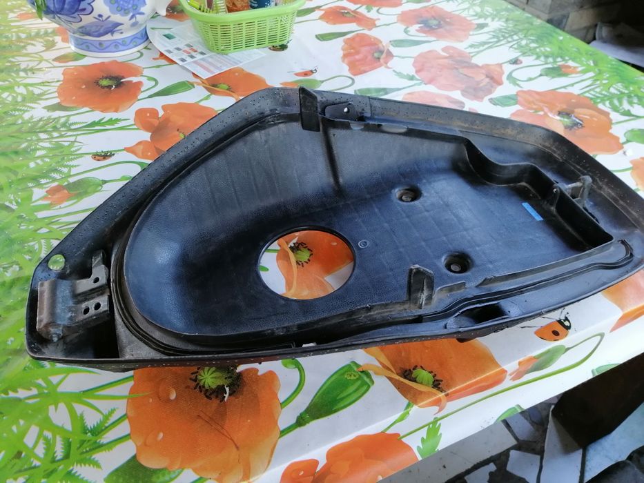 Пластик сидушки Honda lead 50/90