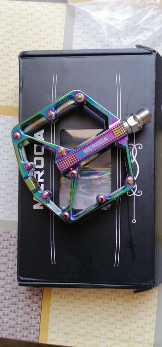 Продам фирменные педали