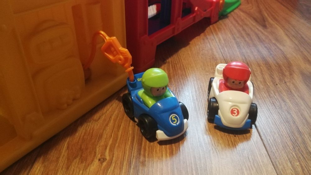 Fisher-Price Little People tor zjeżdżalnia z 2 autkami