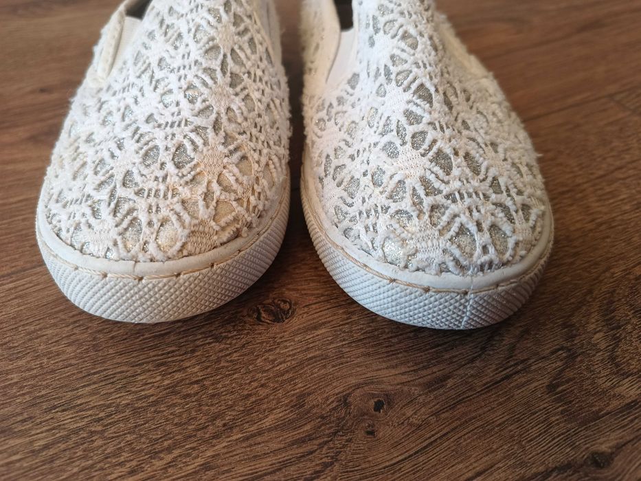 Tenisówki białe, koronkowe 33