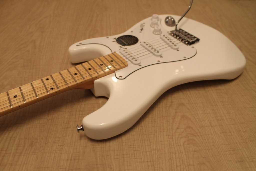 Электрогитара Fender Stratocaster Standard White Rosewood Чина