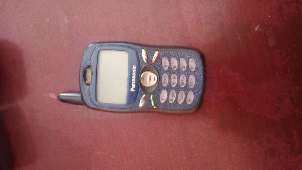 Lote de telemóveis antigos Motorola Ericsson e Panasonic