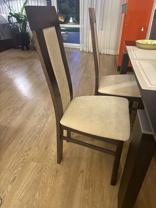 Стільці для обіднього столу