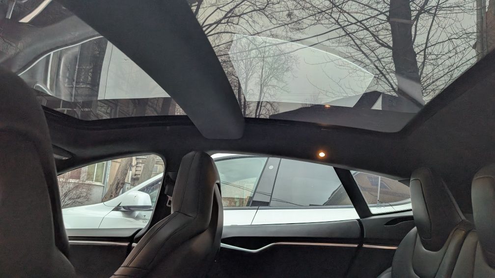 Tesla s rest 2016