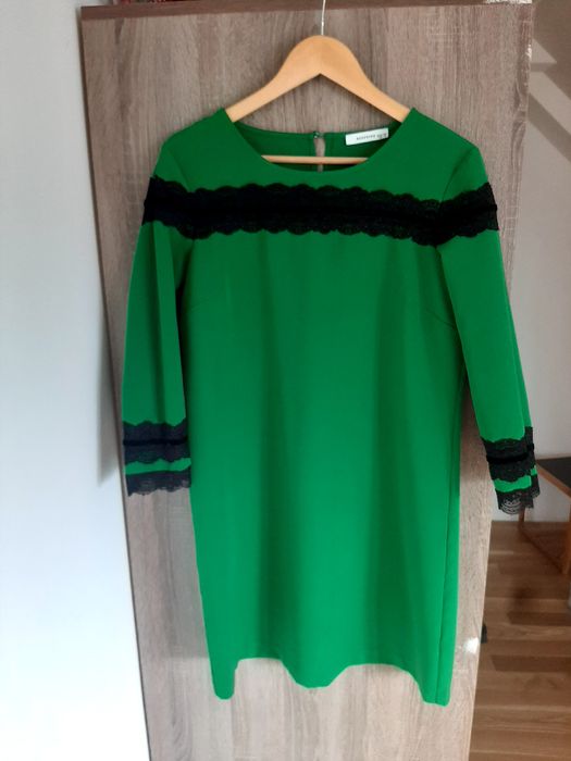 Ciemno zielona z czarną koronką elegancka sukienka suknia Reserved M 3