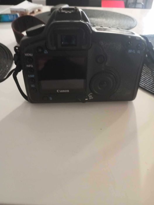 Aparat lustrzanka Canon DS126091