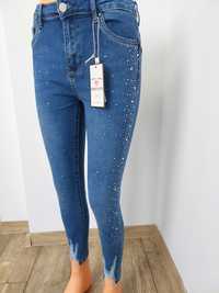 Damskie Spodnie Jeans Niebieskie Zdobione Cyrkoniami  M 38