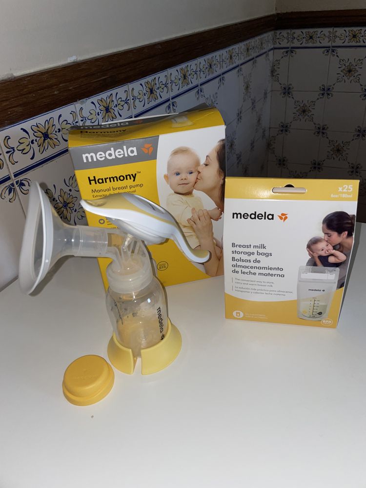 Bomba Manual Extração de Leite Medela + 25 sacos