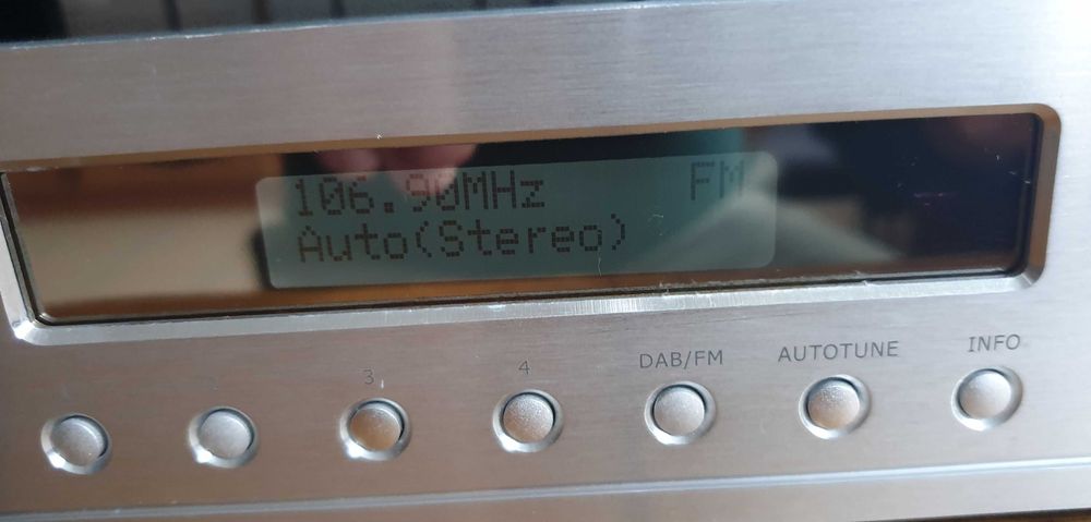 Wieża srebrna DAB FM DVD CD wzm. 2x100W + pilot