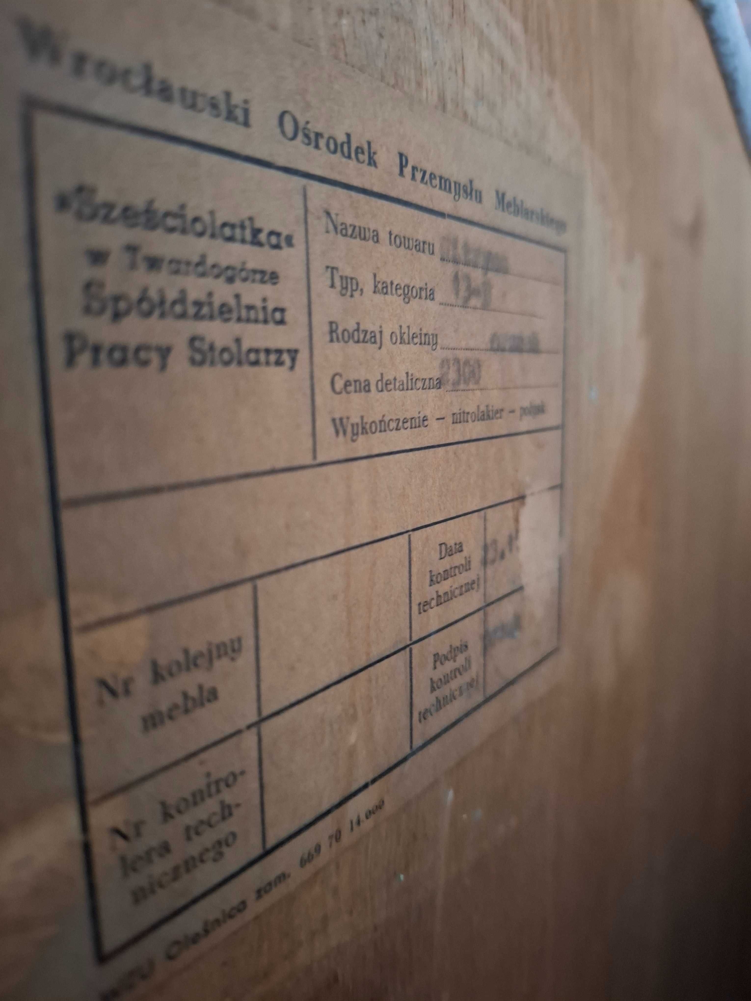 Biblioteczka ( sześciolatka ) w Twardogórze spół. pracy stolarzy