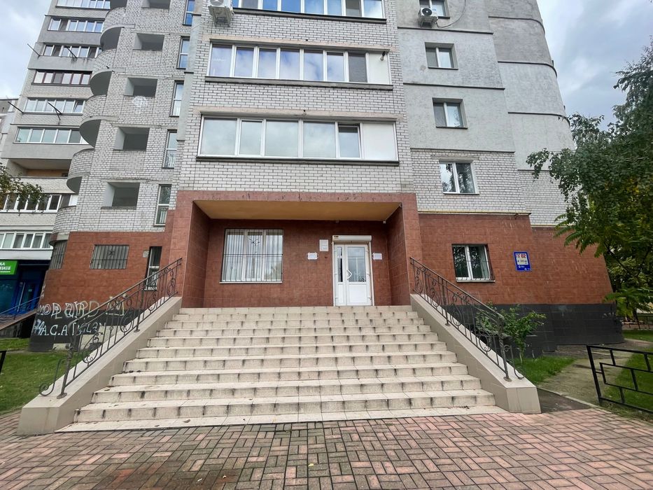 Оренда приміщення Фасад 194кв м р-н Верхня Польова