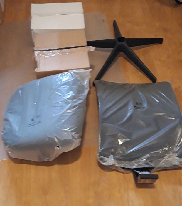 Cadeira Escritório Nova por montar (ainda dentro da caixa)