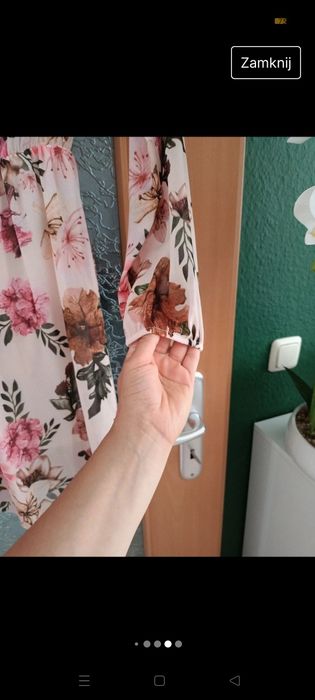 Piękna kwiatowa sukienka