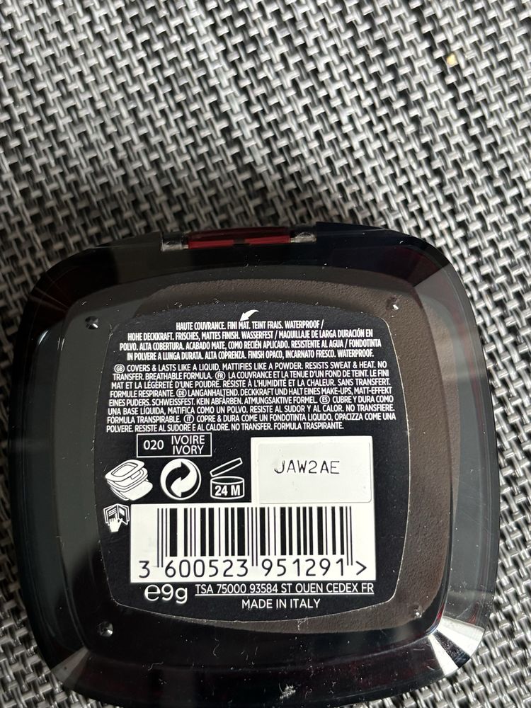 podkład w kompakcie loreal