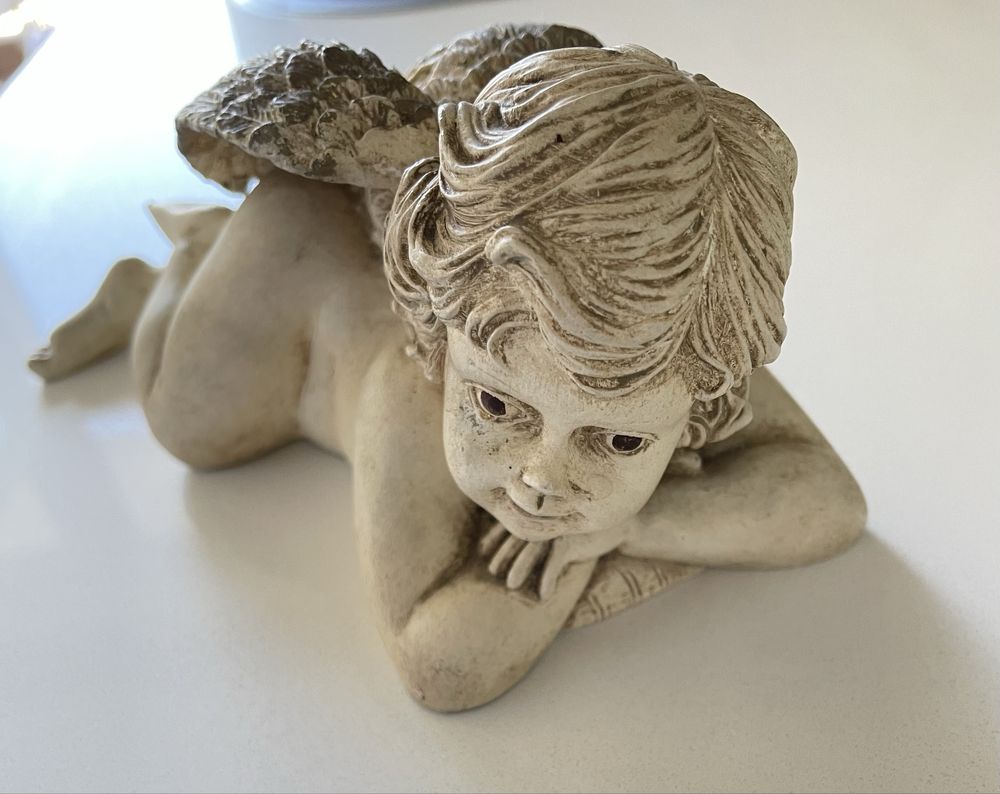 Anjo decorativo vintage – escultura com mais de 20 anos