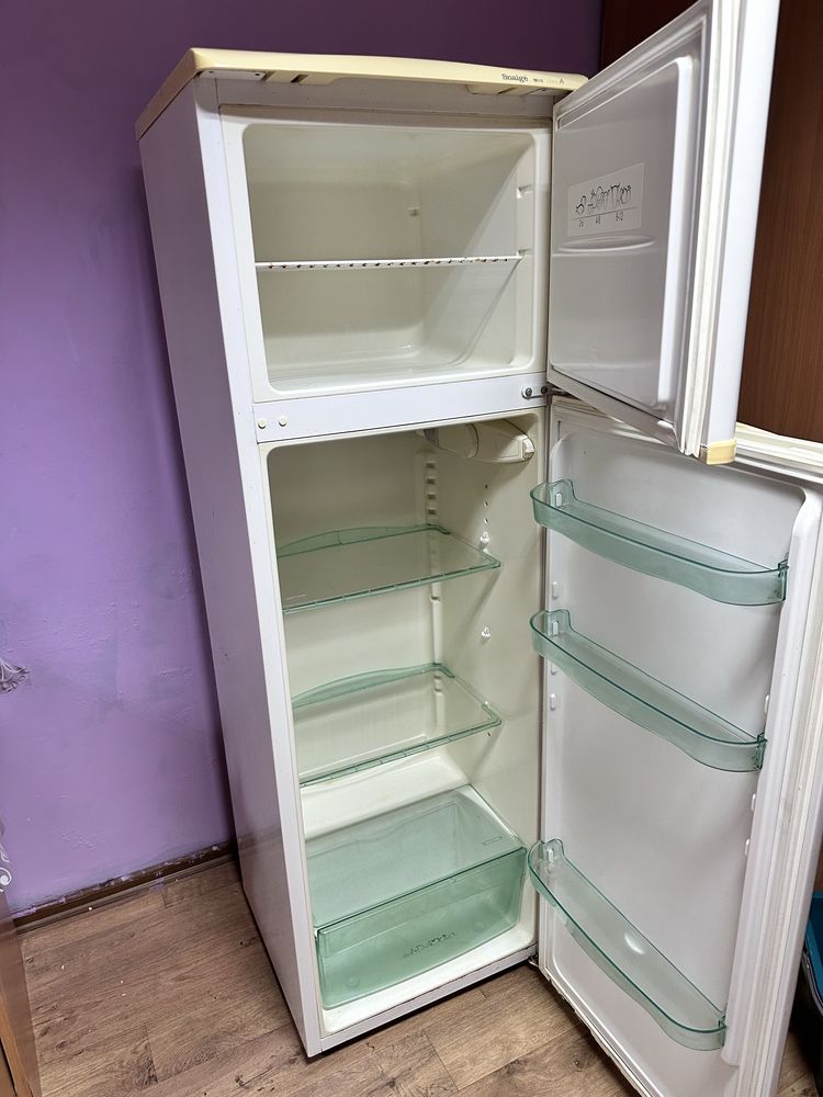 Холодилтник. Купляв два роки назад в магазині техніки з європи.