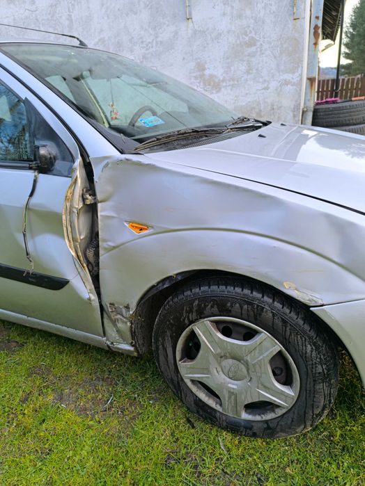 Sprzedam auto na części Ford Focus TDCI 2004 rok