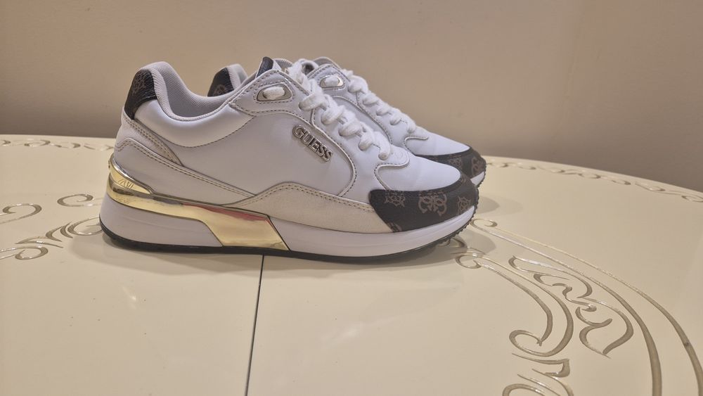 Кросівки Guess 37, 37.5 розмір