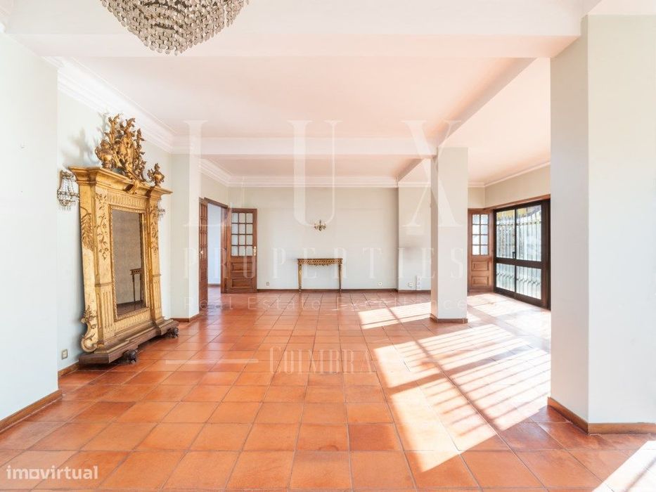 Apartamento T6 | Rua Antero de Quental, Celas