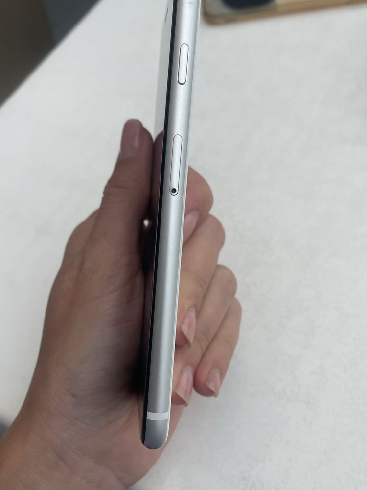 Телефон Iphone 64 гб