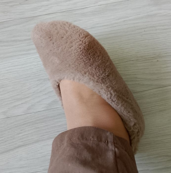 Kapcie futerkowe  Primark nowe