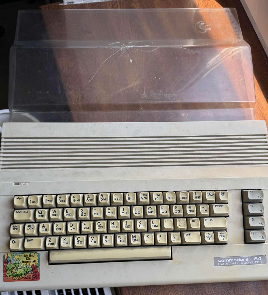 Komputer commodore C 64 plus pokrywa