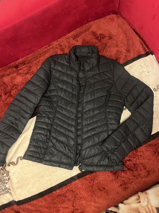 Куртка жіноча весна осінь М,44 чорна стьогана