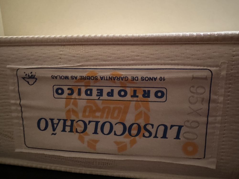 Colchao e estrado para cama de solteiro