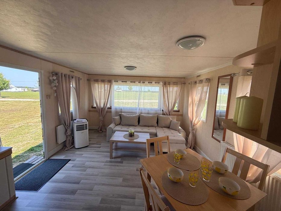 Domek holenderski na dzierżawionej działce nad jeziorem Lubikowo