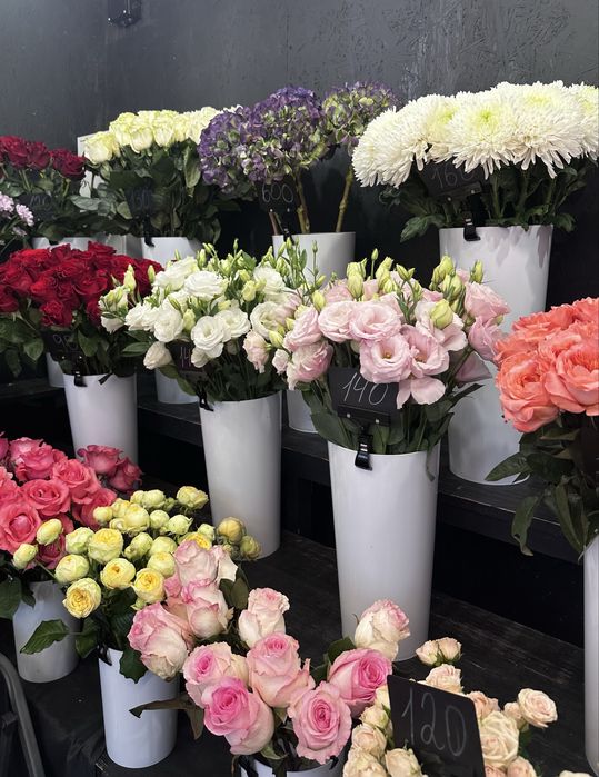 Продам квітковий магазин у ЦЕНТРІ Києва - готовий бізнес