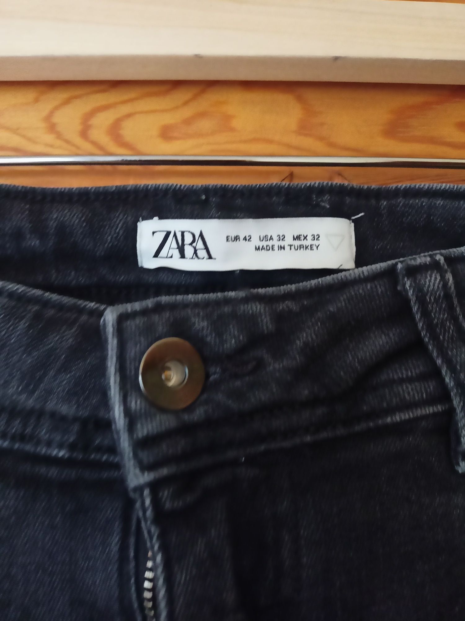 Zara męskie jeansy czarne 42